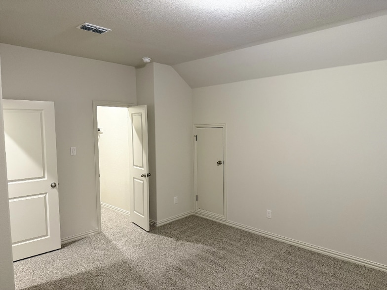 Building Photo - 1312 Staffords Pt