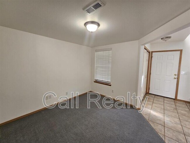 Building Photo - 1021 Malvern St