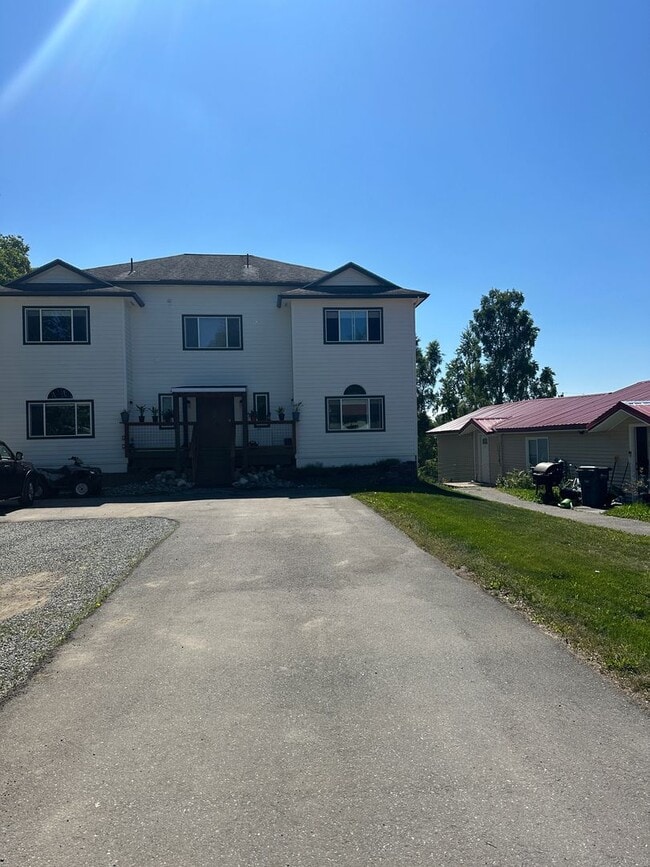 Building Photo - Ranch Living! Large 2 Bedroom/2 Bath