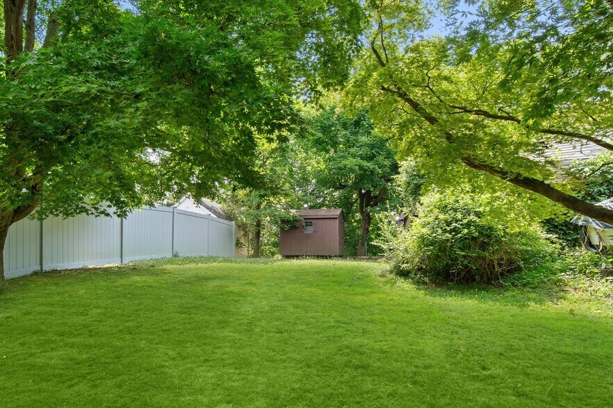 Backyard - 3 Independence Pl