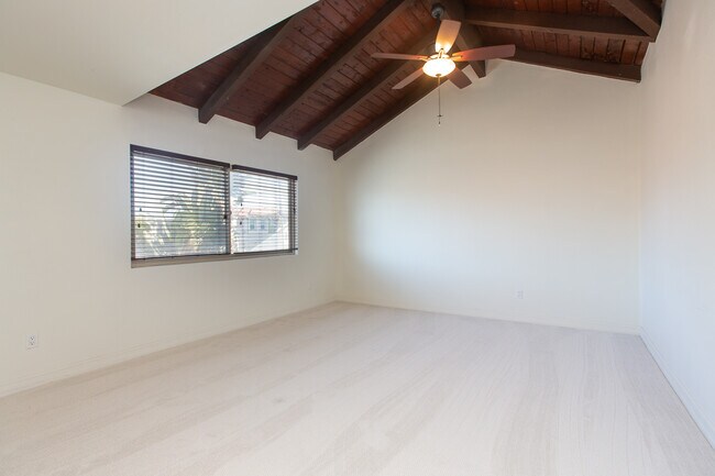 Building Photo - 2320 Clark Ln