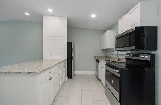 Building Photo - 1184 Woodman Way
