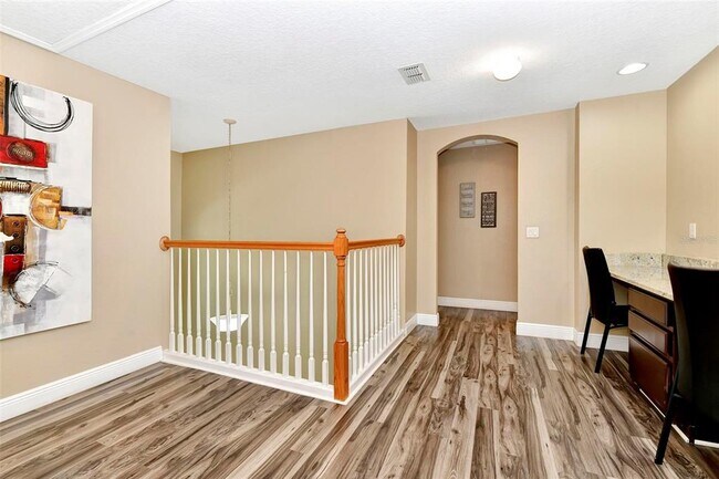 Building Photo - 118 Higher Combe Dr
