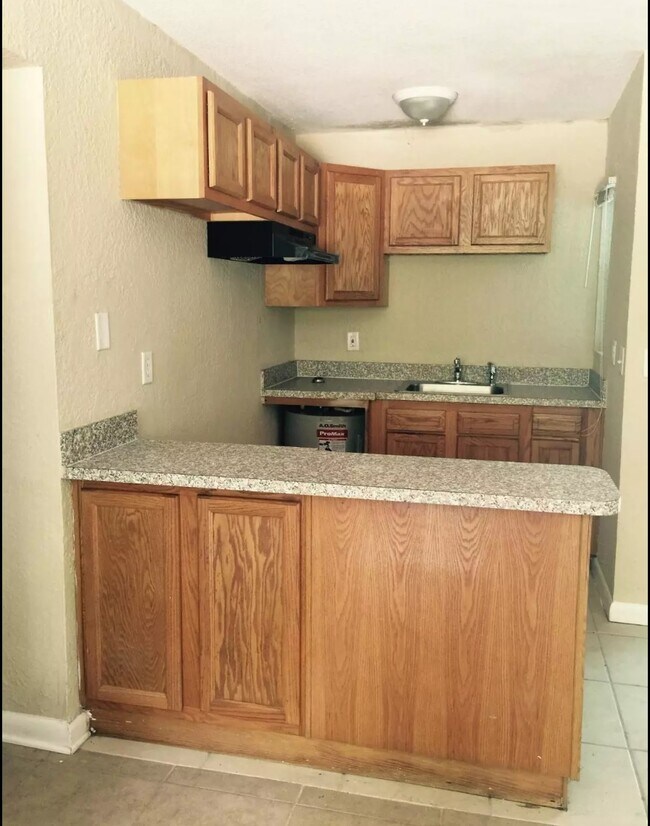 Building Photo - 3927 Notter Ave