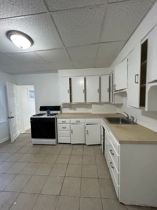 Building Photo - 350 Cleveland Ave