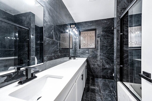 Building Photo - 1610 Richvale Ln