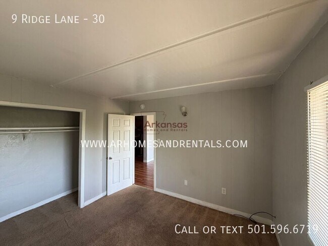 Building Photo - 9 Ridge Ln