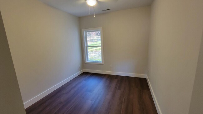 Building Photo - 117 Paislee Pk Ct