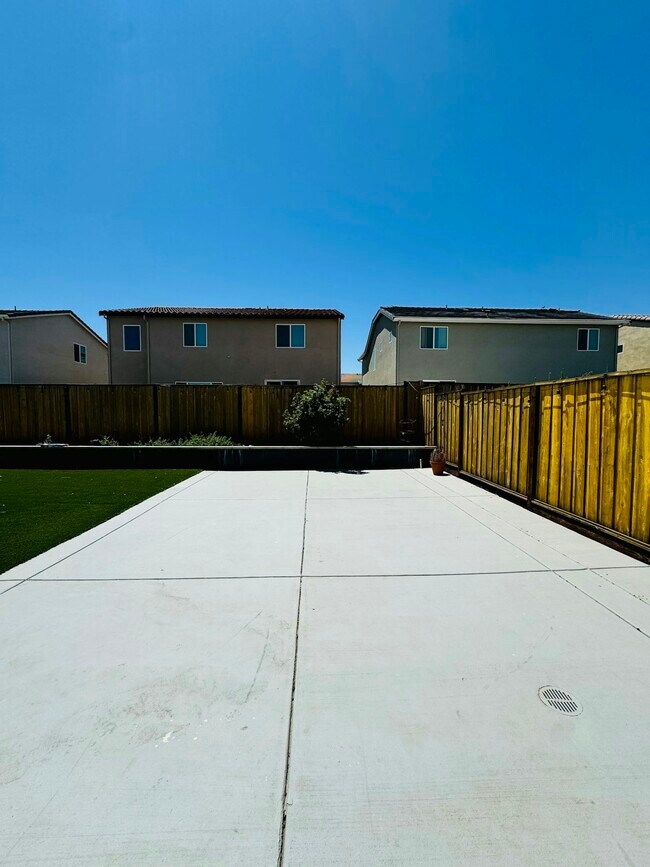 Building Photo - 5356 Knights Valley Ln