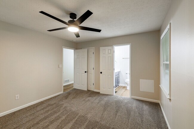 Building Photo - Newly Renovated East Side Home!