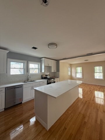 Building Photo - 371 Belmont St