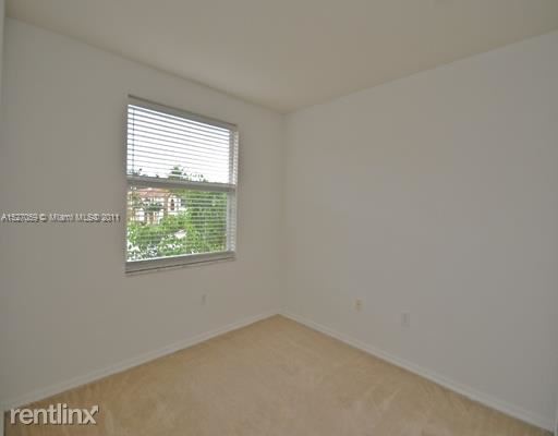 Building Photo - 3 br, 2.5 bath Townhome - 13596 NW 9th Ct