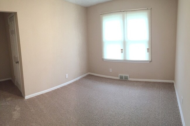 Building Photo - Charming ranch in wonderful neighborhood