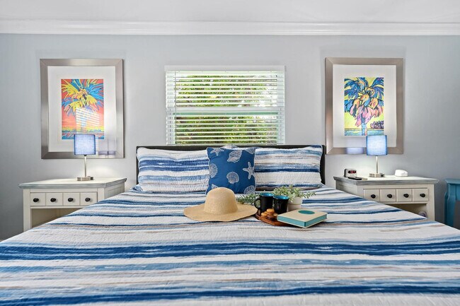 Building Photo - 1341 Bayview Dr