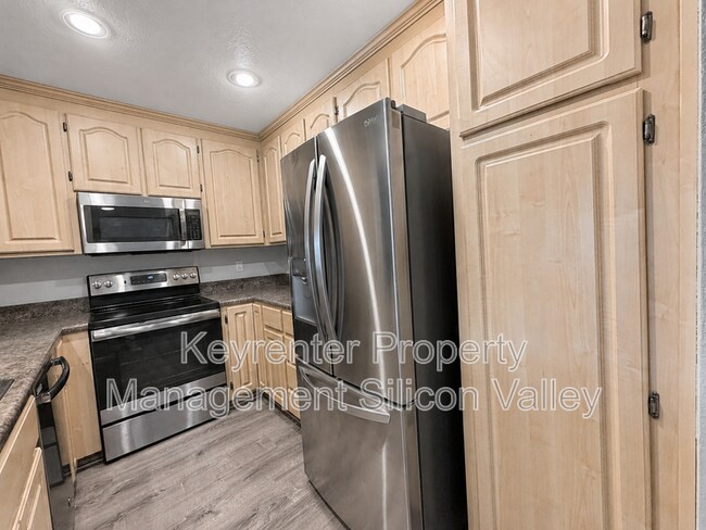 Building Photo - 1418 Capurso Way