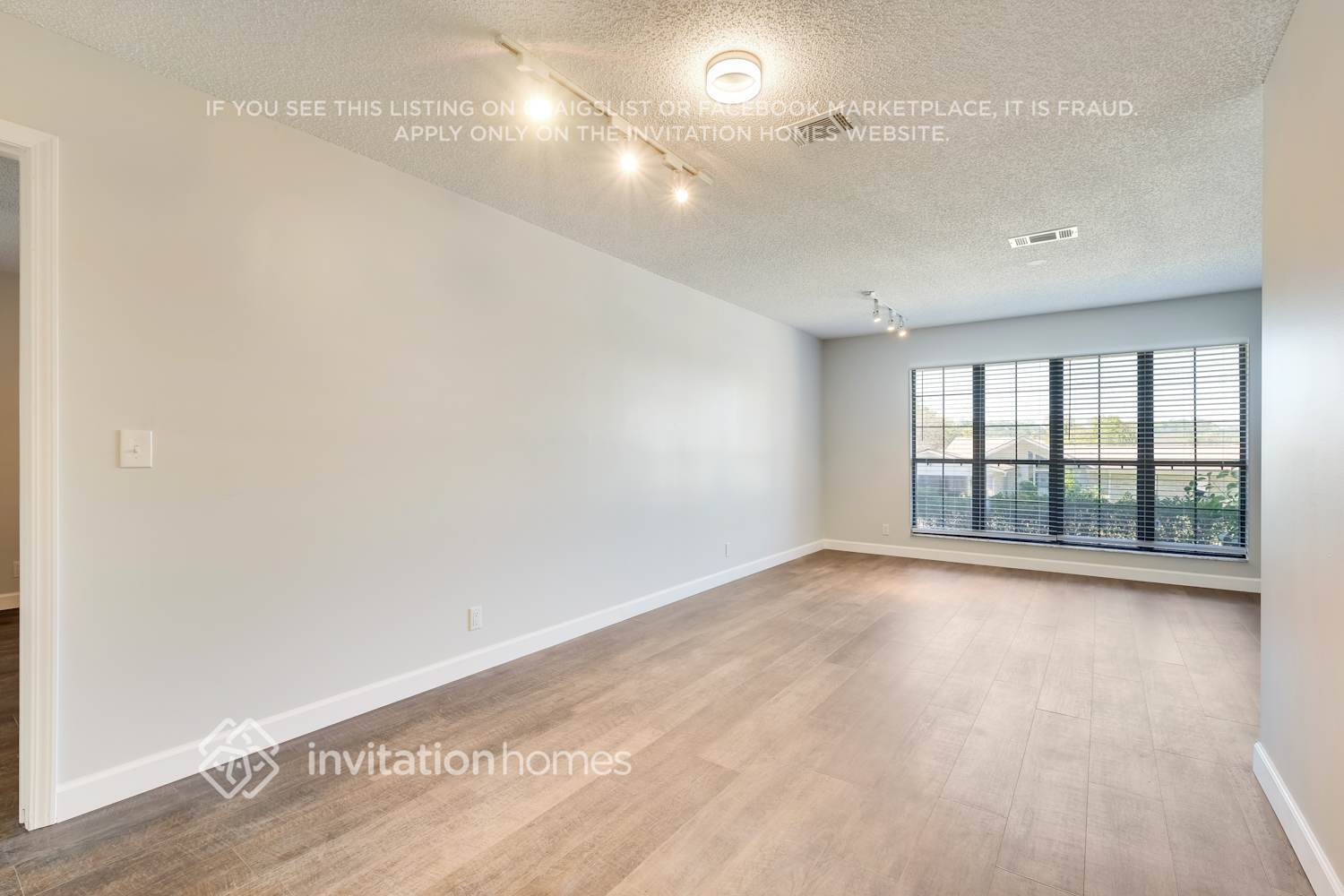 Building Photo - 6241 Cranberry Ln E