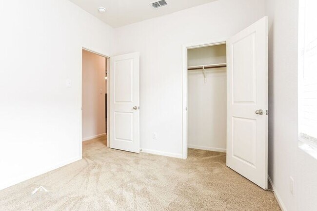 Building Photo - 6034 Mojave Dr