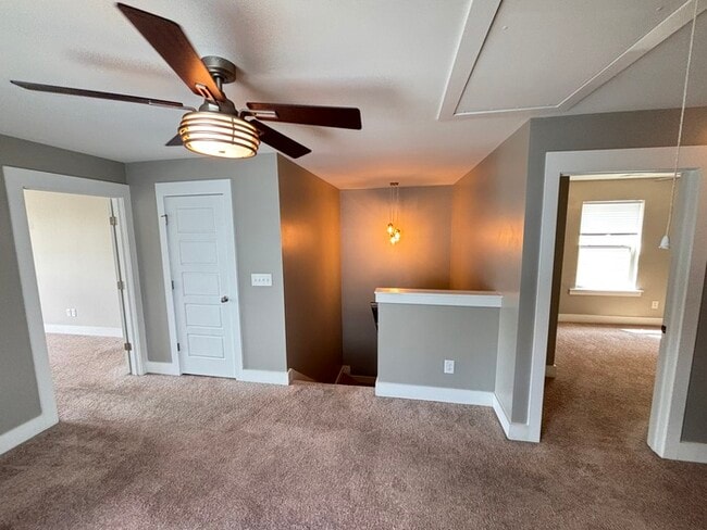 Building Photo - 432 Elegance Way
