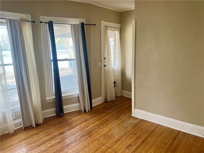 Building Photo - 237 Richard St