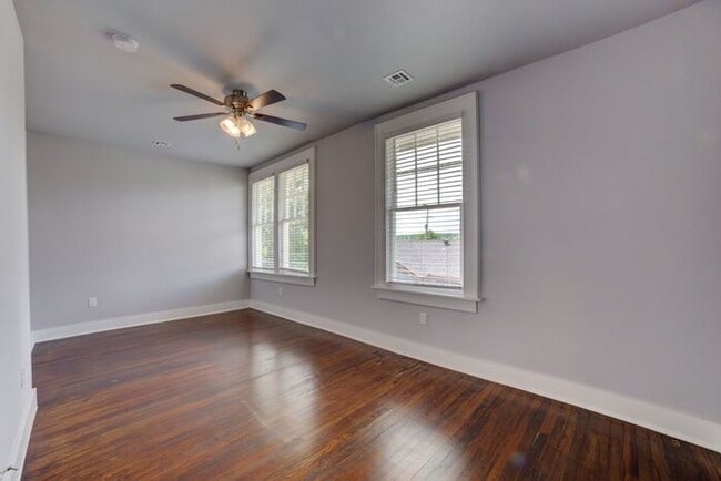 Building Photo - Downtown 3/2.5 Fully Remodeled!