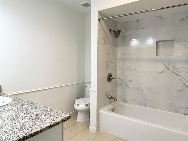 Building Photo - 3100 Townbluff Dr