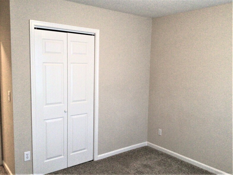 Building Photo - 6323 Stonewick Dr