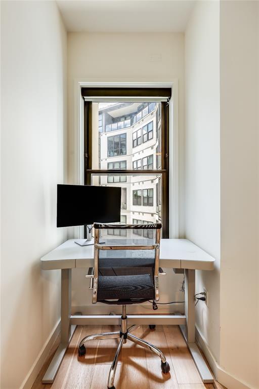 Building Photo - 800 Embassy Dr