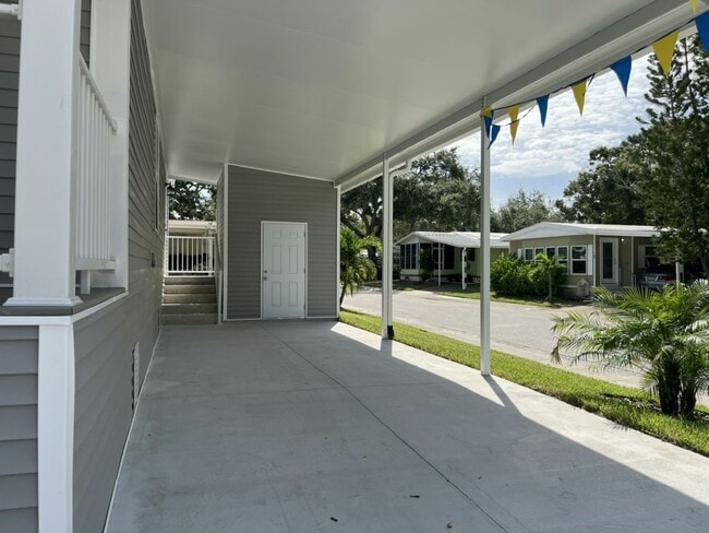 Building Photo - 15777 Bolesta Rd