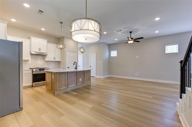 Building Photo - 18515 Parkland Row Dr