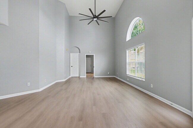 Building Photo - 6600 Gentle Ben Cir
