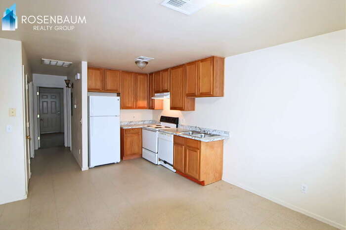 Building Photo - 8281 W Sandy Ln