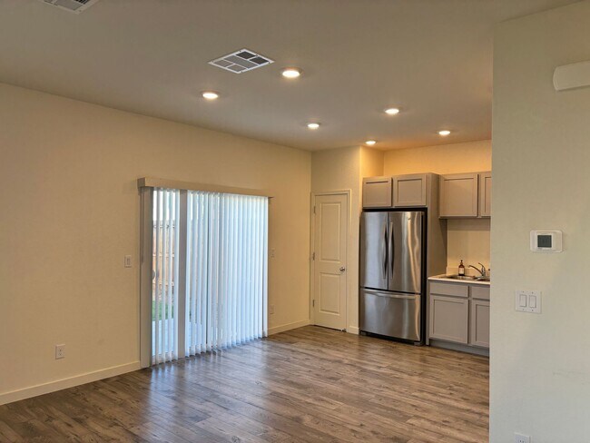 Building Photo - RENTAL AMOUNT JUST REDUCED ONLY $2,525 PER...