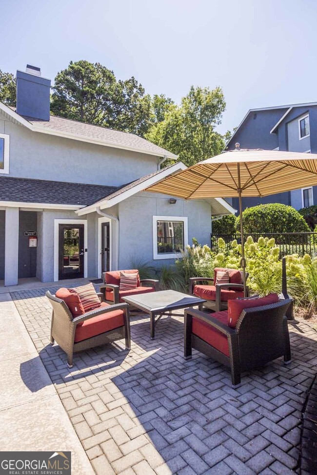 Building Photo - 6873 Peachtree Blvd