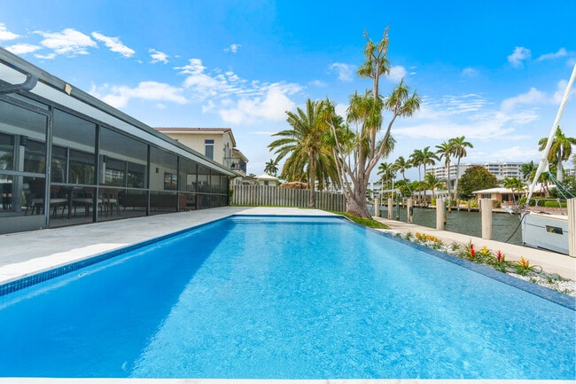 Building Photo - 273 Tropic Dr