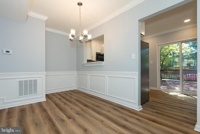 Building Photo - 13640 Deerwater Dr