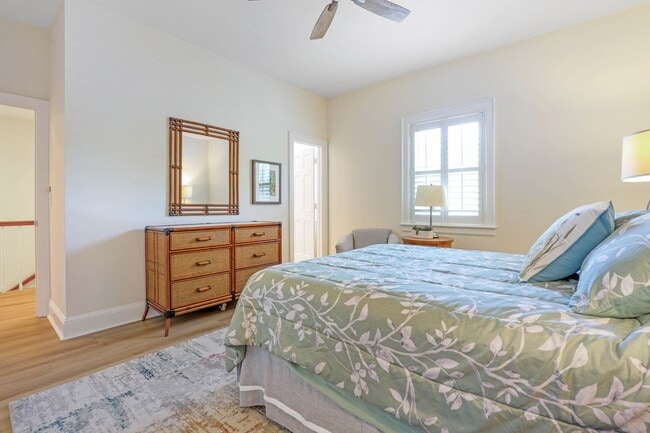 Building Photo - Georgian-Style Townhome Located At Bishops Court at The Oaks Preserve!
