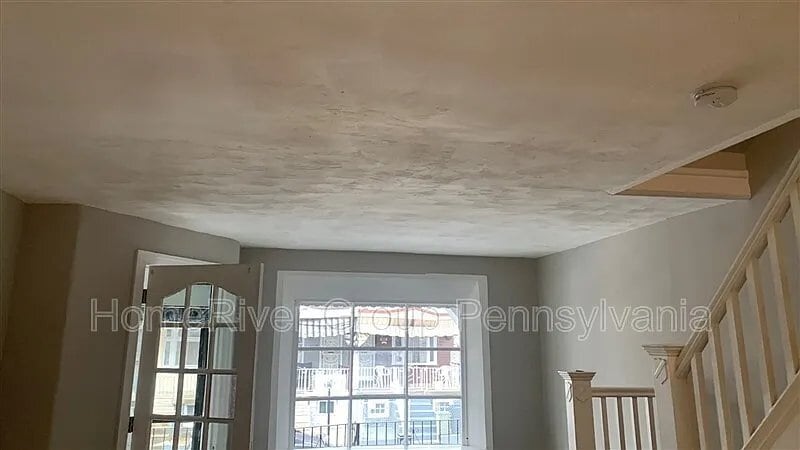 Building Photo - 5853 Webster St