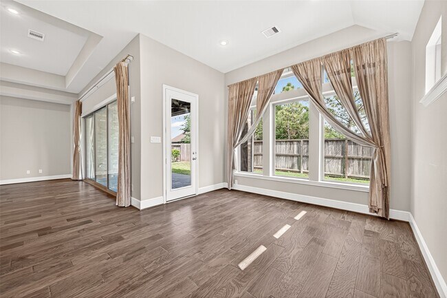 Building Photo - 1835 Brooking Hill Ct