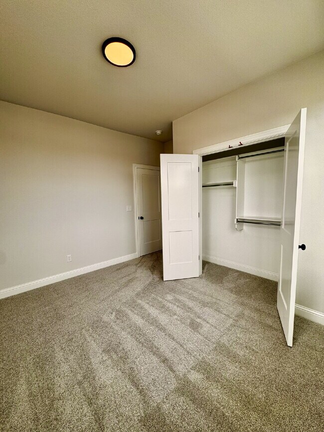 Building Photo - 6747 Winterwood Ave