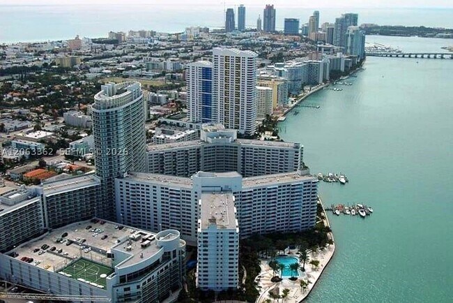 Building Photo - 1500 Bay Dr E