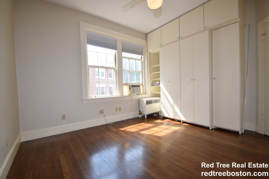 Building Photo - 141 Beaconsfield Rd