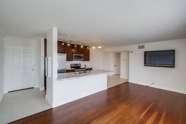Building Photo - 4545 Arizona St