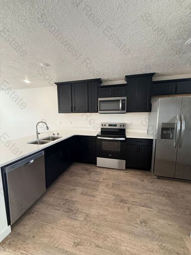 Building Photo - Brand new 2 bedroom 2 bath duplex