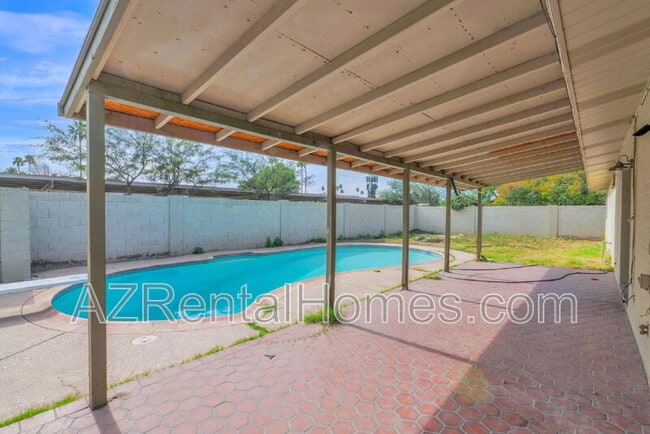 Building Photo - 1891 E Dunbar Dr