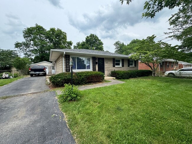 Building Photo - 537 Lisa Dr