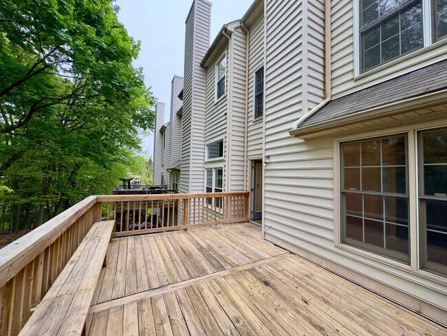 Building Photo - Charming 4 Bedroom/3.5 Bathroom Townhome in Cedarwood Estates, Pikesville, MD!