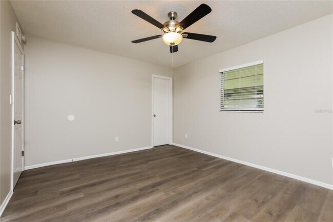 Building Photo - 6923 Yucatan Dr