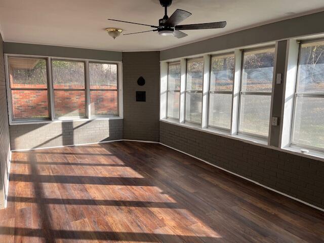 Building Photo - 5900 S River Hills Rd