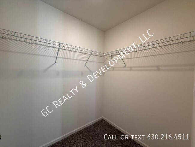 Building Photo - 1694 Cottage Dr