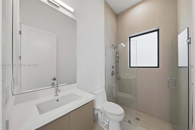 Building Photo - 5718 Ashwood Cir